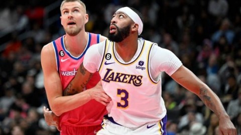 爆冷夜还是屠杀夜？湖人这边绝杀心跳，奇才那边被锤懵了！