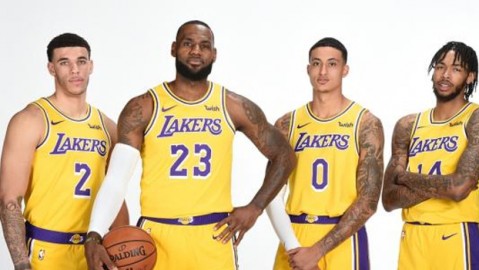 老詹那一声叹息，戳穿了湖人最后那点体面！北岸花园的学费，东契奇交得肉疼！