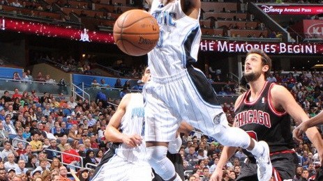 公牛掀翻尼克斯！这场东部卡位战打得那叫一个火花四溅，吉迪三双太硬了！