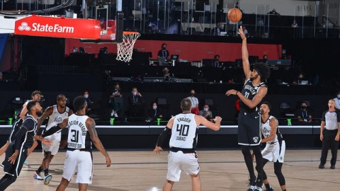 快船篮网这场球看得我真是又气又笑！哈登带伤作战爆砍31分，祖巴茨却搞起了“无间道”