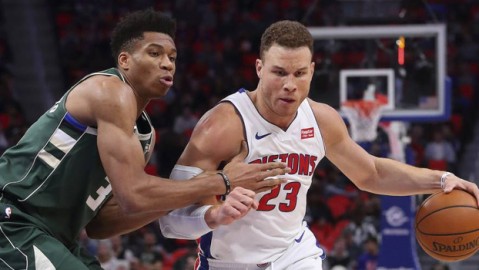 这球打的，真就是“约老师”给字母哥上篮球课！雄鹿输得没脾气