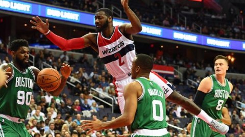 落后31分还搁哪儿笑呢？爵士主场被黄蜂打回原形，这球看的我脑仁儿疼！