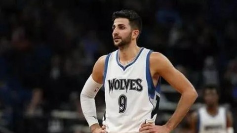 都说开拓者要摆烂？这场翻身仗打得猛龙球迷都闭嘴了！艾顿这篮板是开挂了吧？