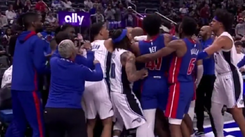 雷霆主场把魔术打懵了！哈滕三双建功，这支青年军到底有多恐怖？