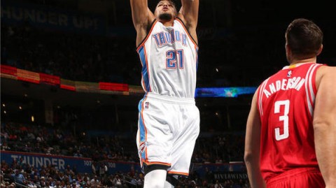 雷霆刮起青春风暴，勇士主场被揍得找不着北！这场球看得我直呼过瘾